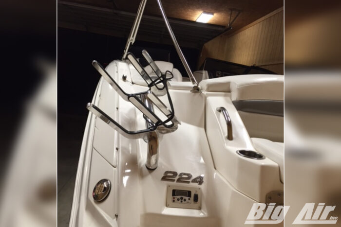 Big Air Oasis Towerless rack with 1 wakeboard and 1 kneeboard option shown mounted onto boat